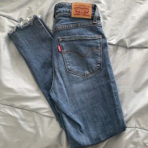 LEVIS womens jeans